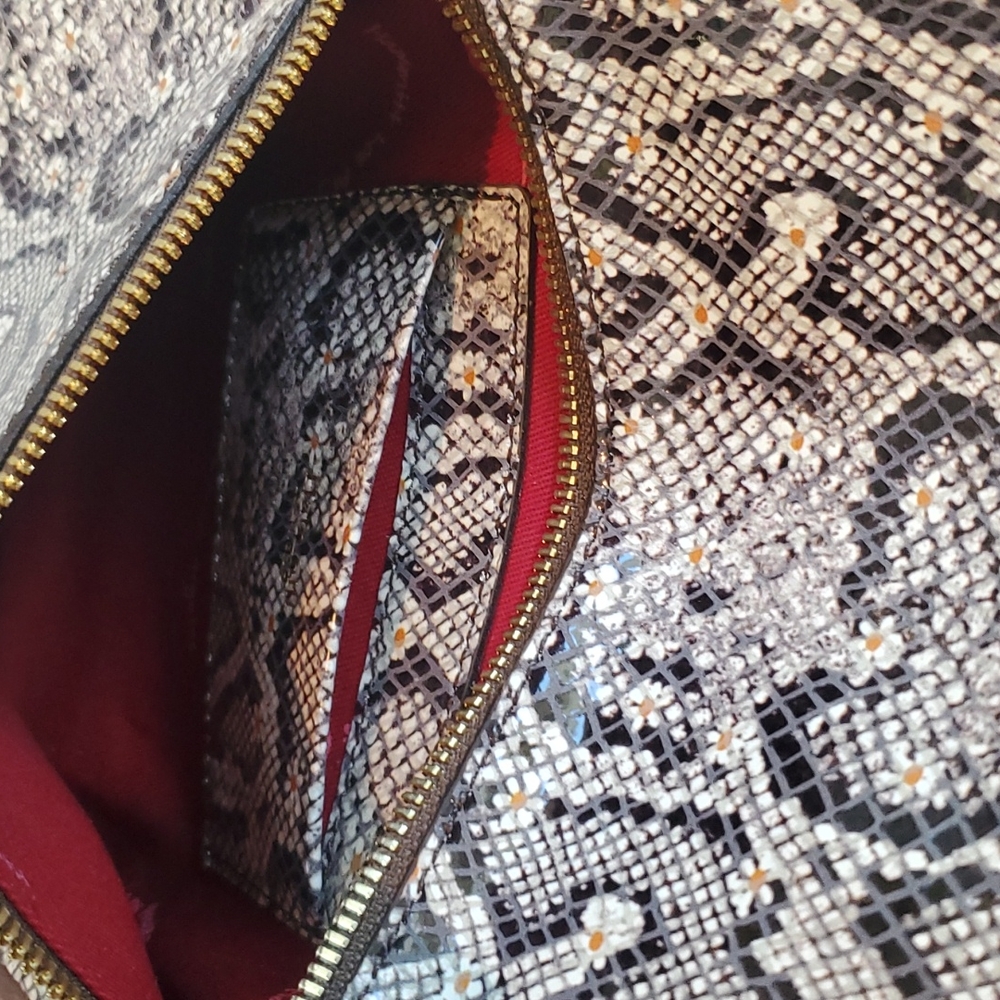 Hammitt Genuine Leather Crossbody. - Picture 10 of 13
